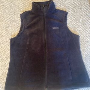 Women’s XL Charcoal Gray Columbia Vest in EUC.